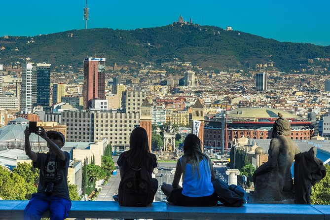 Best of Barcelona and Sagrada Familia Tour with Priority Access - Full-Day Option: Visiting Park Güell and La Pedrera