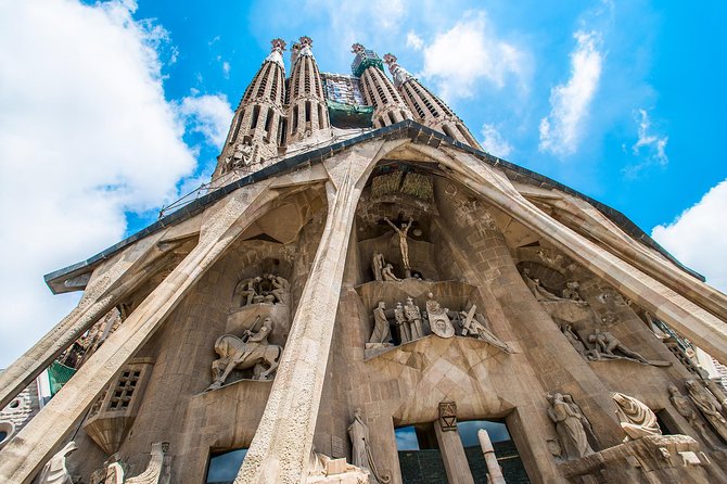 Best of Barcelona Guided Tour with Port or Hotel Pick up - Inside and Outside Views of Gaudi’s Masterpieces