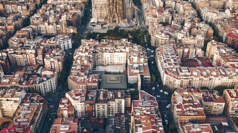 Best of Barcelona: Private Walking Tour with a Local - Insider Tips and Local Secrets from a Resident Guide