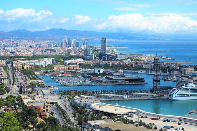 Best of Barcelona: Sagrada Familia & Park Guell Tour with Pick-up - Delving into the Gothic Quarter’s Medieval Charm