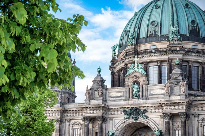 Best of Berlin HopOn HopOff Tour - The Route and Timing: One-Way or Round Trip?