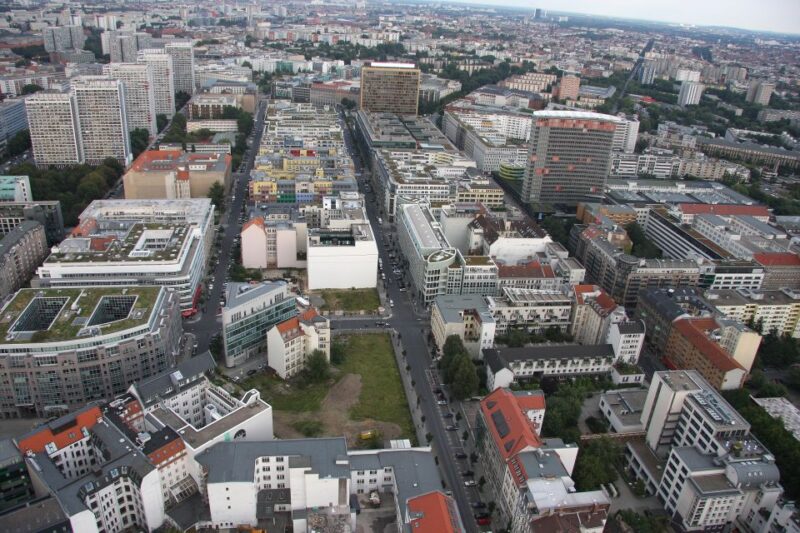 Best of Berlin - Private Tour - The Historic Checkpoint Charlie and Cold War Stories