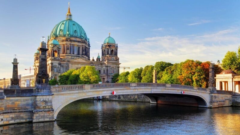 Best of Berlin: Private Walking Tour with a Local - Exploring Berlin’s Historic and Cultural Hotspots