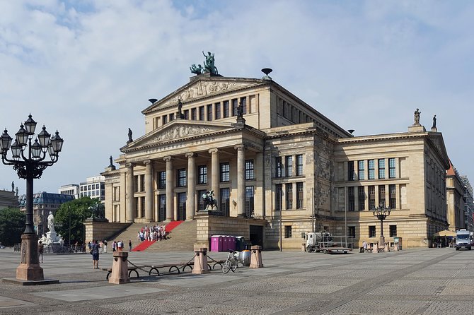 Best of Berlin with a licensed Guide - Walking Through Brandenburg Gate: Symbol of Unity and Peace