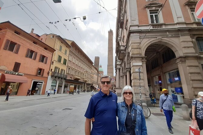 Best of Bologna Private Guided City Tour of Must-see Sites - Start at Piazza del Nettuno, Bologna’s Iconic Fountain Square