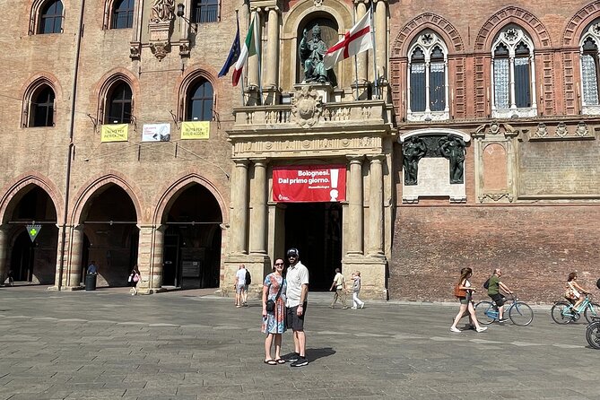 Best of Bologna Private Guided City Tour of Must-see Sites - See Bologna’s Medieval Towers: Torre degli Asinell and Ghibellina