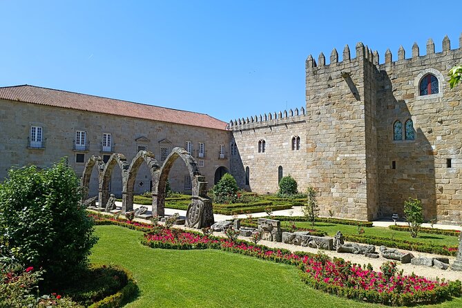 Best of Braga and Guimaraes Day Trip from Porto - Highlights of Guimarães: Birthplace of Portugal