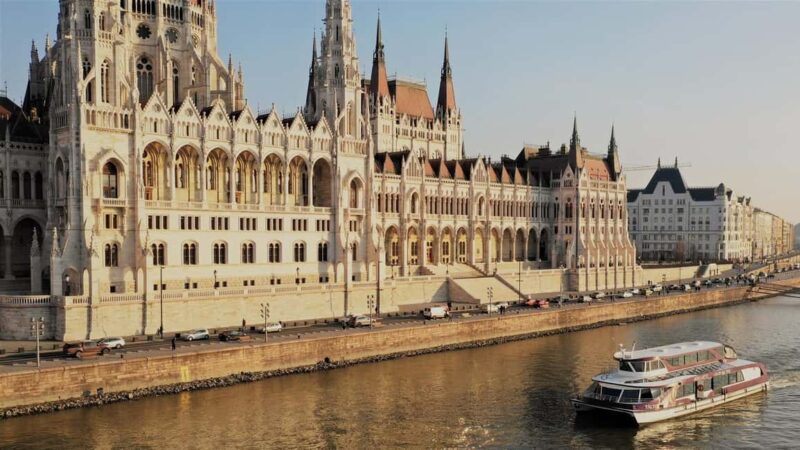Best of Budapest Cruise - The Experience from the Upper Deck and Audio Guide