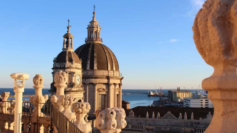 Best of Catania: Private Walking Tour with a Local - Starting at Piazza del Duomo: Your Gateway to Catania