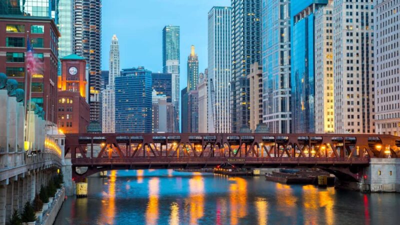 Best of Chicago: Private Walking Tour with a Local - Lakefront Trail for Stunning Views of Lake Michigan