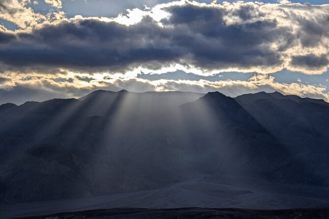 Best of Death Valley Small Group Day Tour from Las Vegas - Visiting Key Park Landmarks: Badwater, Artist’s Palette, and Dante’s View