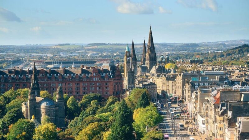 Best of Edinburgh: Private Walking Tour with a Local - Highlights of the Royal Mile and Beyond