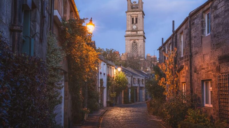 Best of Edinburgh: Private Walking Tour with a Local - Insider Tips and Local Recommendations