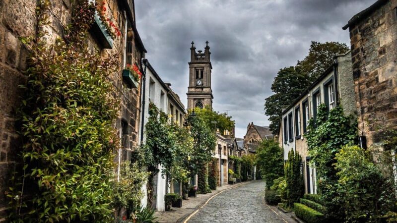 Best of Edinburgh: Private Walking Tour with a Local - Why Choose This Tour Over Others