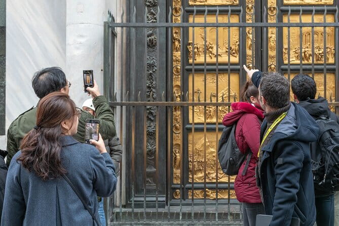 Best Of Florence: 2.5 hours Audio Guided Walking Tour with Host - Starting Point at Piazza di Madonna degli Aldobrandini