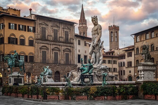 Best of Florence Tour for Kids & Families - Piazza della Signoria and the Palazzo Vecchio
