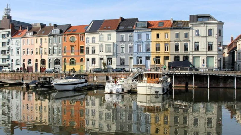 Best of Gent: Private Walking Tour with a Local - The Guide’s Personality and Tour Style