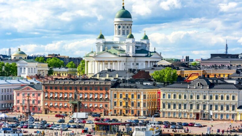Best of Helsinki: Private Walking Tour with a Local - Exploring the Vibrant Market Square and Neoclassical Senate Square