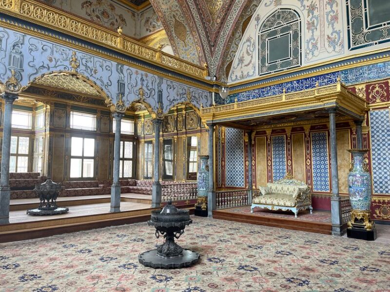 Best of Istanbul in 4 Hours with the Must See Highlights - Efficient Itinerary with Breaks and Photo Stops