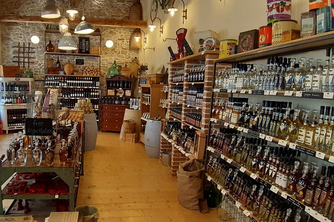 Best of ISTRIA: Amphitheater PULA + ROVINJ + HUM Tour - Practicalities: Transportation, Group Size, and Flexibility