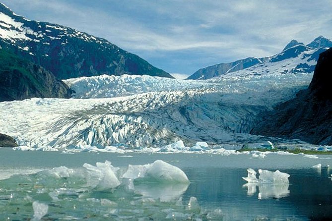 Best of Juneau: Mendenhall Glacier, Whale Watching and Salmon Bake - The Experience: A Mix of Wildlife, Glaciers, and Culture
