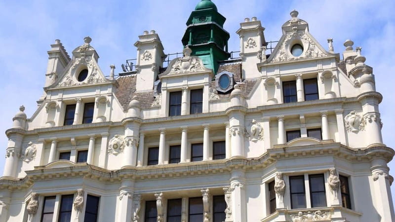 Best of Leicester: Private Walking Tour with a Local - Practical Details: Meeting Point, Group Size, and Accessibility