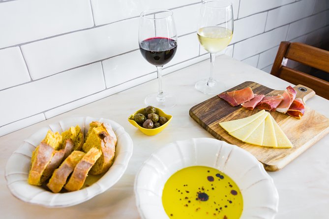 Best of Lisbon Small-Group Guided Walking Tour - Practical Aspects and Tour Logistics