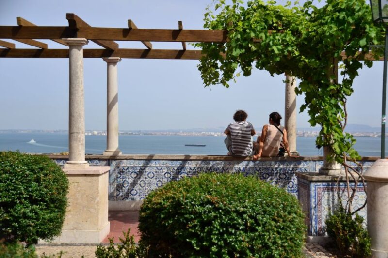 Best of Lisbon Walking Tour: Rossio, Chiado & Alfama - The Tour Guides: Knowledgeable and Friendly