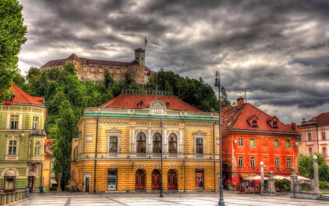 Best of Ljubljana, Classical walking tour of Capital city - Explore Ljubljana’s Historic Heart in Just 2 Hours