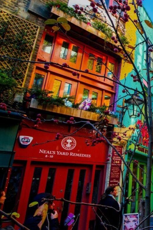 Best of London Walking Tour-3 Hours, Small Group max 10 - Starting Point at Waterstones in Central London