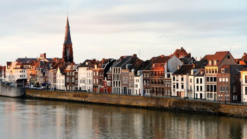 Best of Maastricht: Private Walking Tour with a Local - Key Points