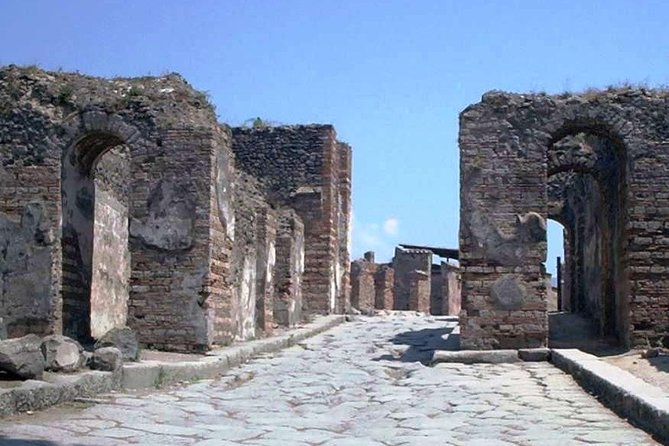 Best Of Naples Shore Tour In 1 Day: Pompei & Amalfi Coast & Limoncello Tasting - Exploring Amalfi’s Historic Harbor Town