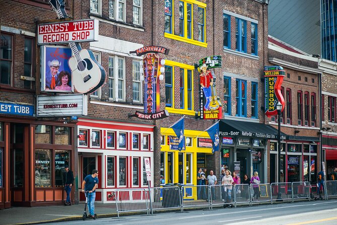 Best of Nashville City Sightseeing Tour on Double Decker Bus - Group Size and Booking in Advance