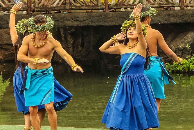 Best of Oahu: Pearl Harbor, Arizona Memorial and the Polynesian Cultural Center - Lunch at Pounders Restaurant and Marketplace