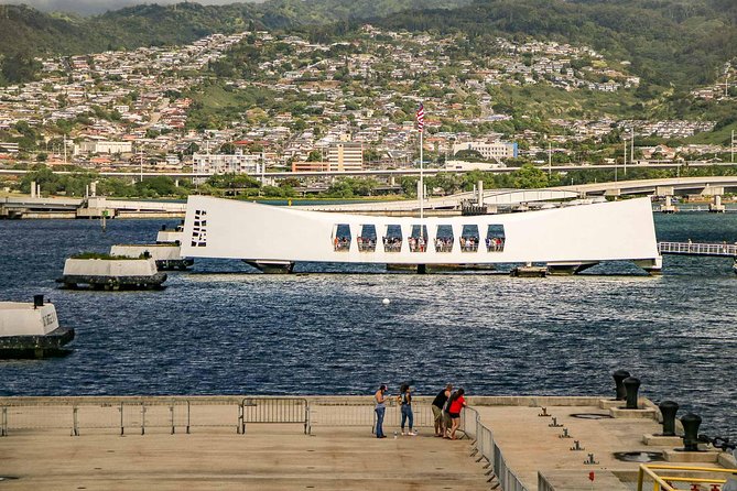 Best of Oahu: Pearl Harbor & Oahu Circle Island Tour from Waikiki - Key Points
