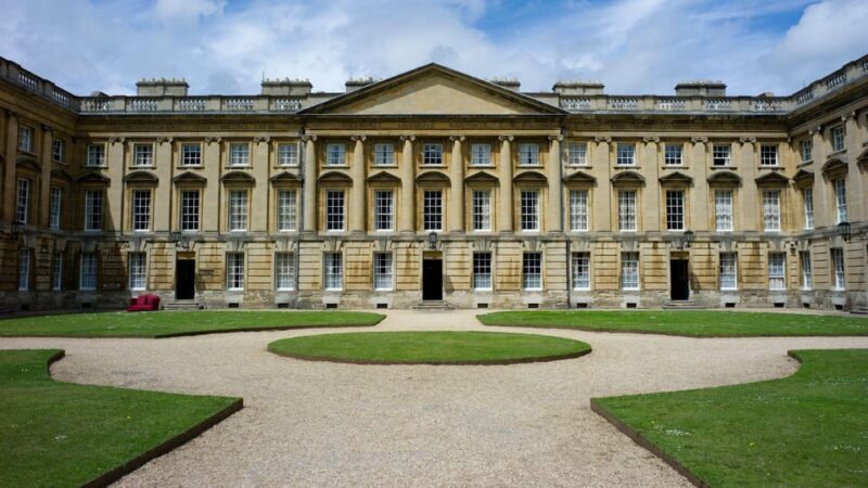 Best of Oxford: Private Walking Tour with a Local - Discovering Hidden Corners and Secret Spots