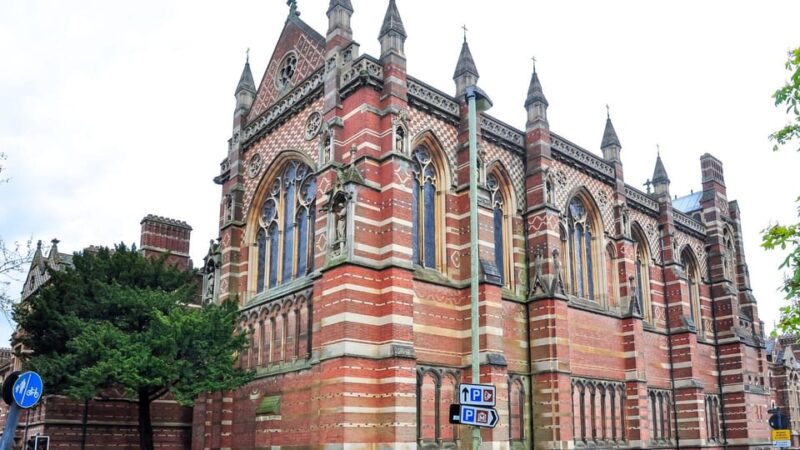 Best of Oxford: Private Walking Tour with a Local - Shopping and Food at the Covered Market