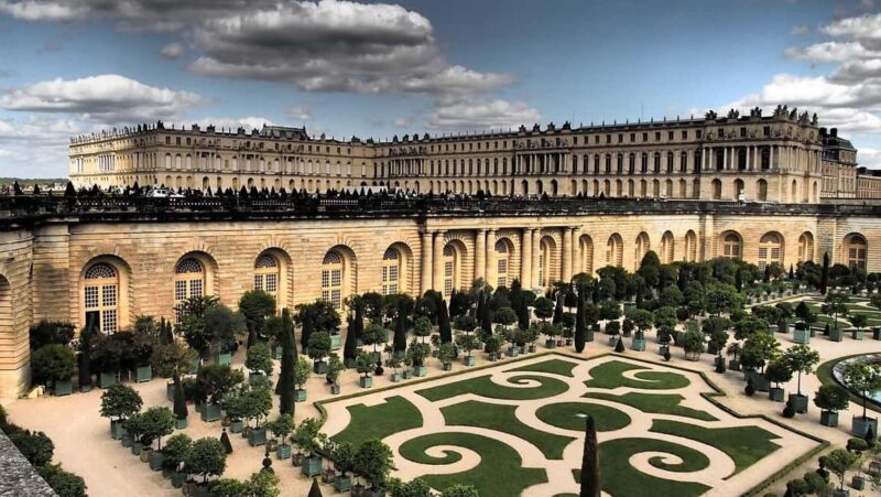 Best of Paris: Eiffel Tower & Versailles Palace Guided Tour - Exploring the Opulent Halls of Versailles Palace