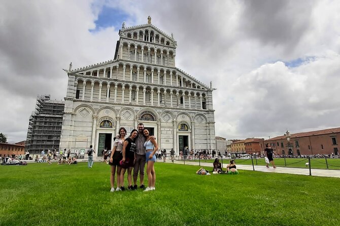 Best of Pisa: Small group tour with admission tickets - Climbing the Leaning Tower of Pisa