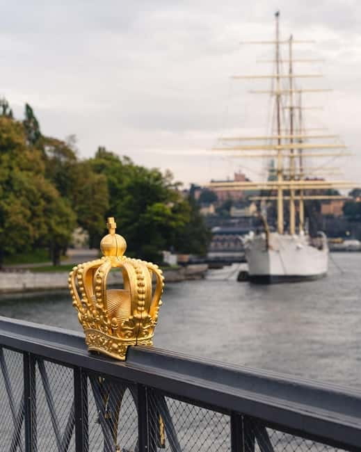 Best of Stockholm Walking Tour-3 Hours, Small Group max 10 - Discovering Stockholm’s Oldest Square: Stortorget and Gamla Stan