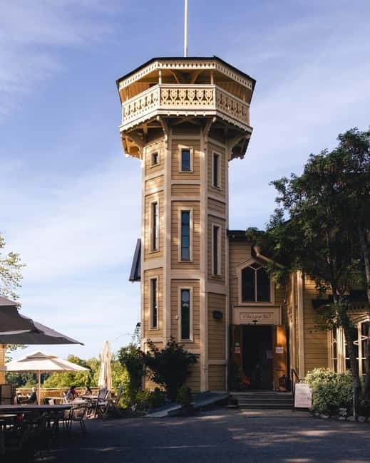 Best of Stockholm Walking Tour-3 Hours, Small Group max 10 - The Guide’s Approach and Personalization