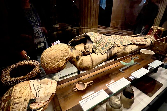 Best of the Louvre Museum Private Tour with Monalisa - The Guides Style and Interaction