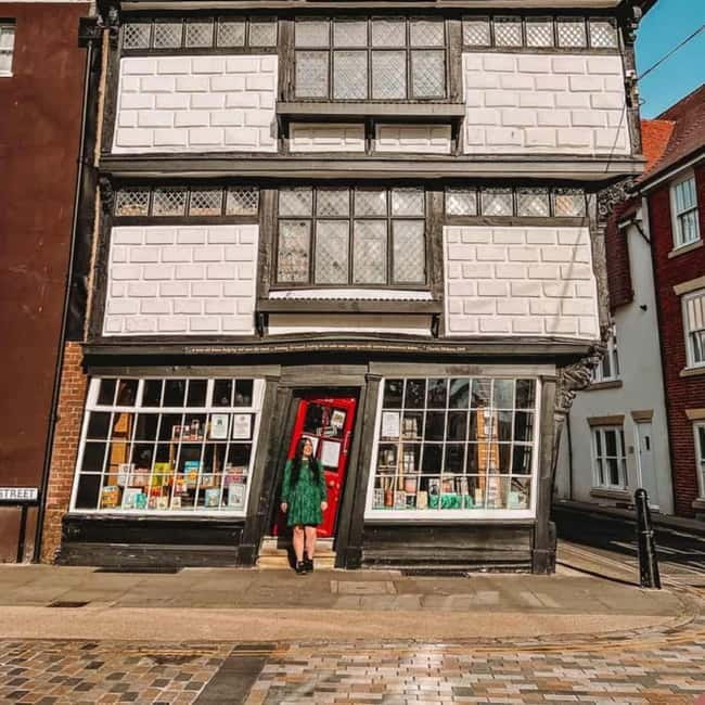 Best Photoshoot in Canterbury - Exploring Canterbury’s Iconic Hotspots for Your Photos