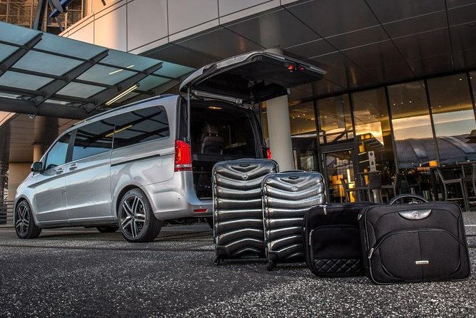 Best Private Airports Transfers - Luxury Minivan Service - Comfortable, Private Transfers from Paris Airports for Up to 6 People