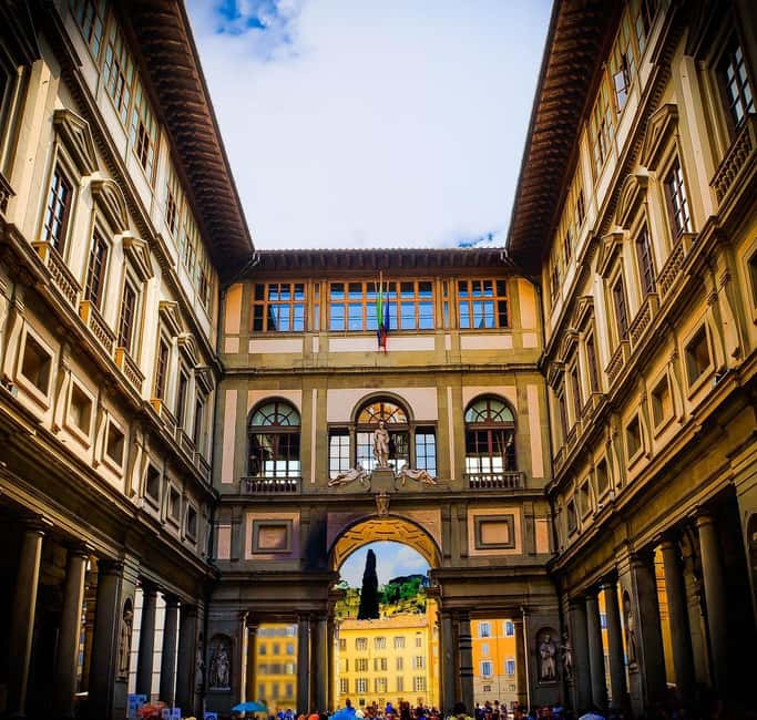 BEST PRIVATE TOUR: Florence & The Uffizi W/Skip Line Tickets - Meeting at Caffè Gilli: The Starting Point for Art Exploration