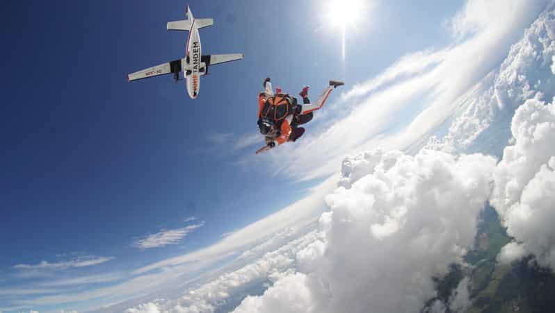 Best skydiving close to Brno and Olomouc - The Ultimate Skydiving Adventure Close to Brno and Olomouc