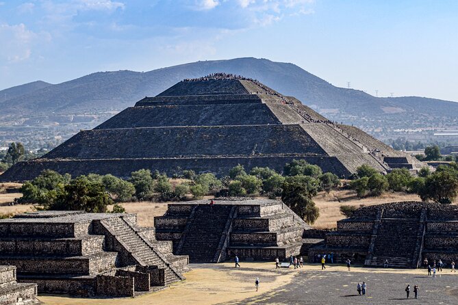 Best Tour of Teotihuacan with Basilica of Guadalupe and Tlatelolco - Enjoying Authentic Mexican Flavors at Restaurante Huehueteotl