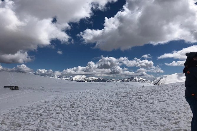 Bestseller Day Trip to Kazbeg/Gergeti Delicious Lunch at Rooms - Transport, Pacing, and Comfort