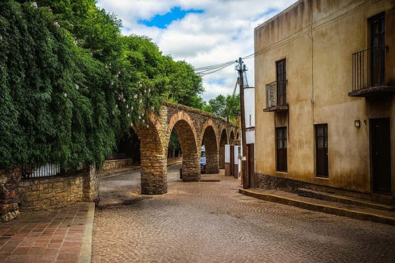 Between haciendas and temples: a tour of the mining heart of Pastita - Visiting Cerro del Meco and Cerro de la Sirena: Pre-Hispanic Mining Sites