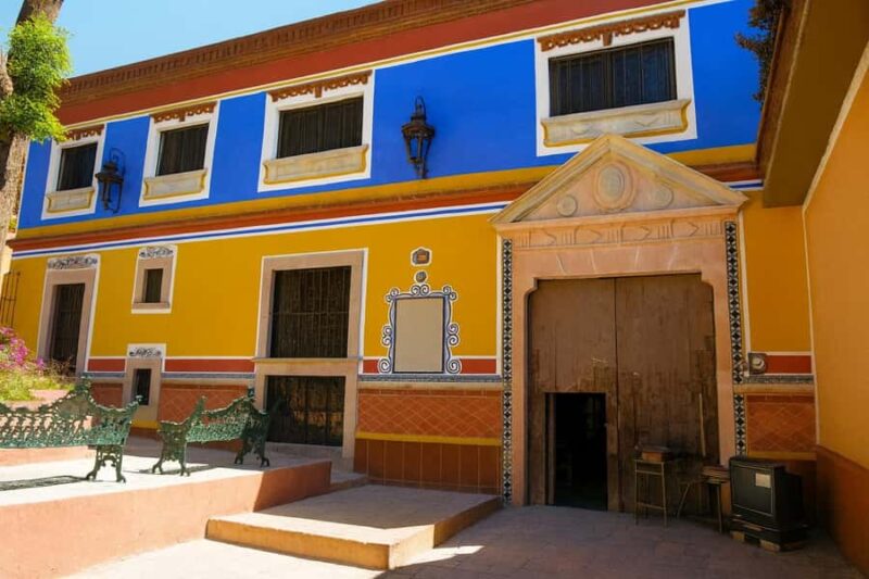 Between haciendas and temples: a tour of the mining heart of Pastita - The End of the Tour: Teatro Juárez and Cultural Significance